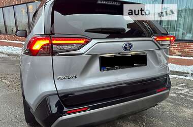 Внедорожник / Кроссовер Toyota RAV4 2019 в Киеве