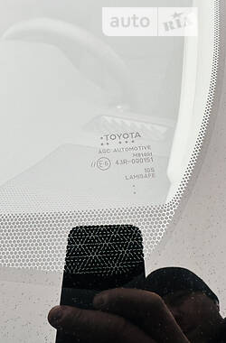 Позашляховик / Кросовер Toyota RAV4 2022 в 