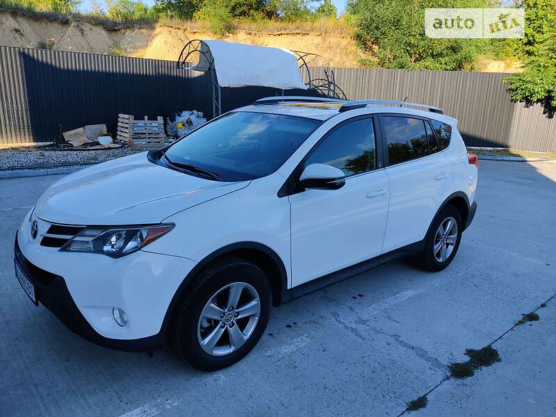 Позашляховик / Кросовер Toyota RAV4 2015 в Мукачевому