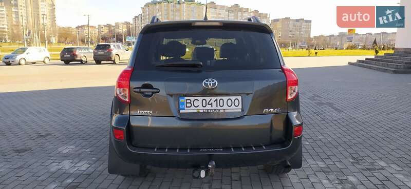 Позашляховик / Кросовер Toyota RAV4 2006 в Львові