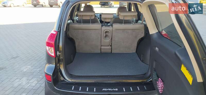 Позашляховик / Кросовер Toyota RAV4 2006 в Львові