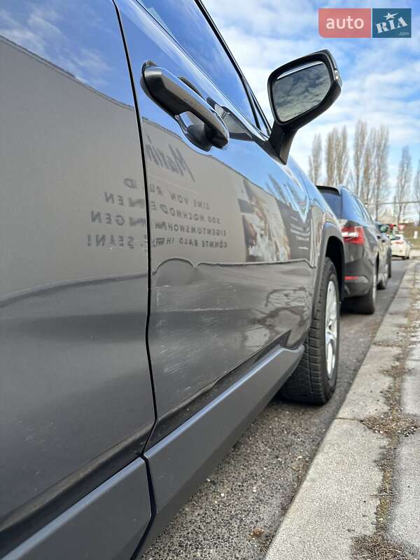 Позашляховик / Кросовер Toyota RAV4 2019 в Києві