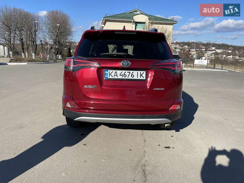 Внедорожник / Кроссовер Toyota RAV4 2017 в Киеве