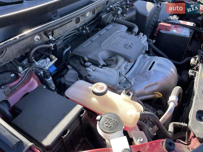 Внедорожник / Кроссовер Toyota RAV4 2017 в Киеве