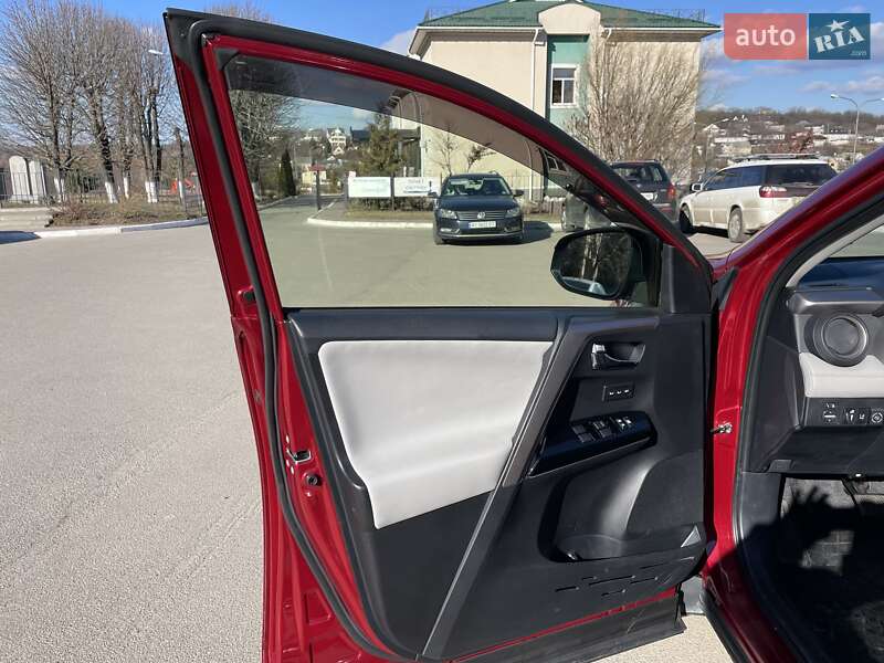 Внедорожник / Кроссовер Toyota RAV4 2017 в Киеве фото 22 Внедорожник / Кроссовер Toyota RAV4 2017 в Киеве