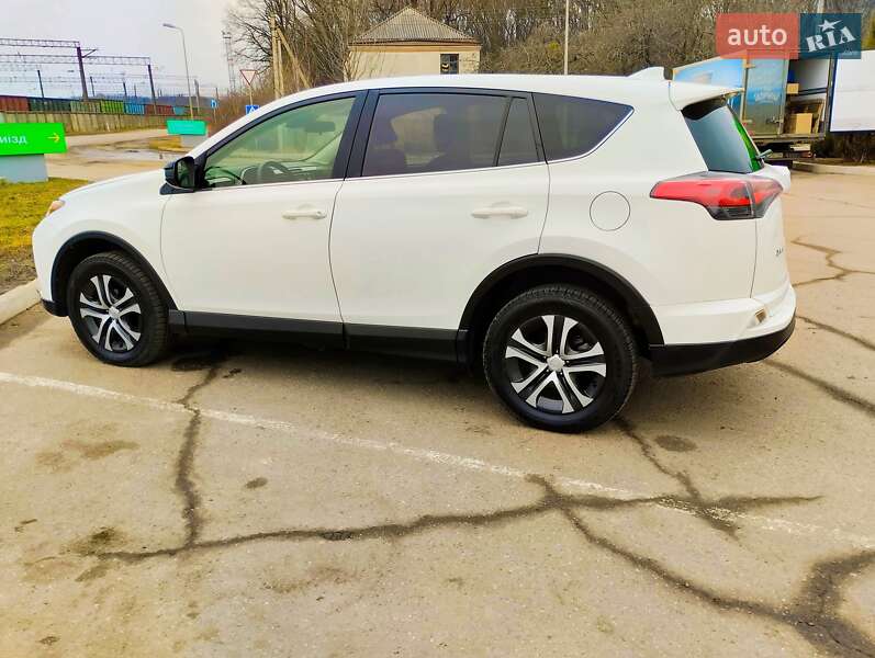 Позашляховик / Кросовер Toyota RAV4 2018 в Знам'янці