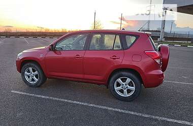 Позашляховик / Кросовер Toyota RAV4 2006 в Рівному