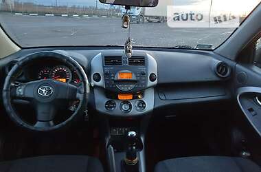 Внедорожник / Кроссовер Toyota RAV4 2006 в Ровно