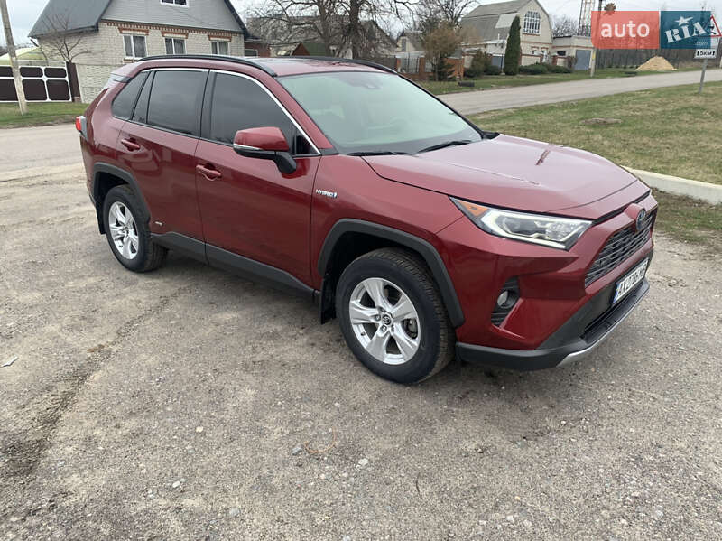 Внедорожник / Кроссовер Toyota RAV4 2019 в Новой Водолаге фото 3 Внедорожник / Кроссовер Toyota RAV4 2019 в Новой Водолаге