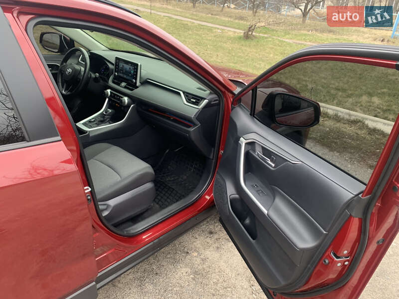 Внедорожник / Кроссовер Toyota RAV4 2019 в Новой Водолаге фото 11 Внедорожник / Кроссовер Toyota RAV4 2019 в Новой Водолаге