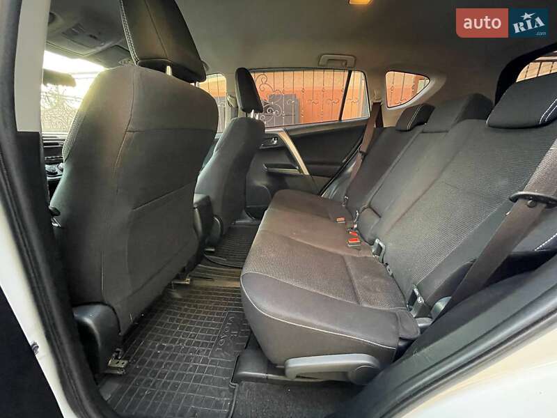 Внедорожник / Кроссовер Toyota RAV4 2017 в Мукачево фото 6 Внедорожник / Кроссовер Toyota RAV4 2017 в Мукачево