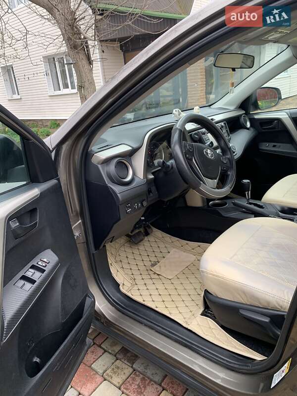 Позашляховик / Кросовер Toyota RAV4 2014 в Броварах