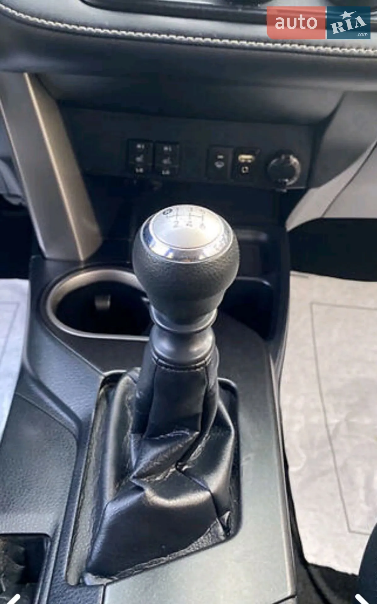 2017 Toyota RAV 4 - мініатюра 14
