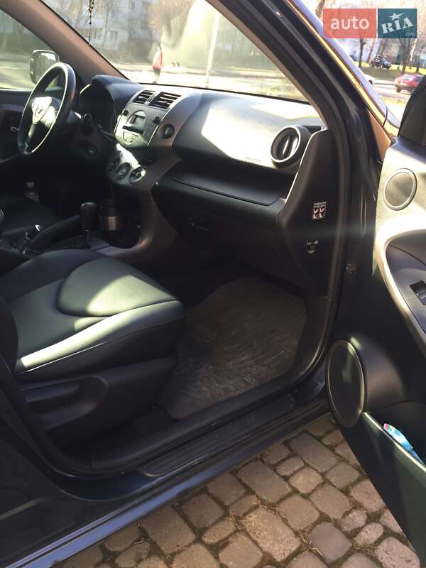 Внедорожник / Кроссовер Toyota RAV4 2006 в Трускавце