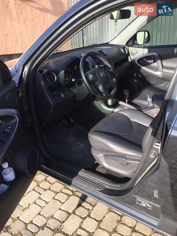 Внедорожник / Кроссовер Toyota RAV4 2006 в Трускавце