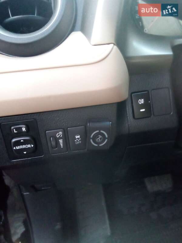 Позашляховик / Кросовер Toyota RAV4 2013 в Львові