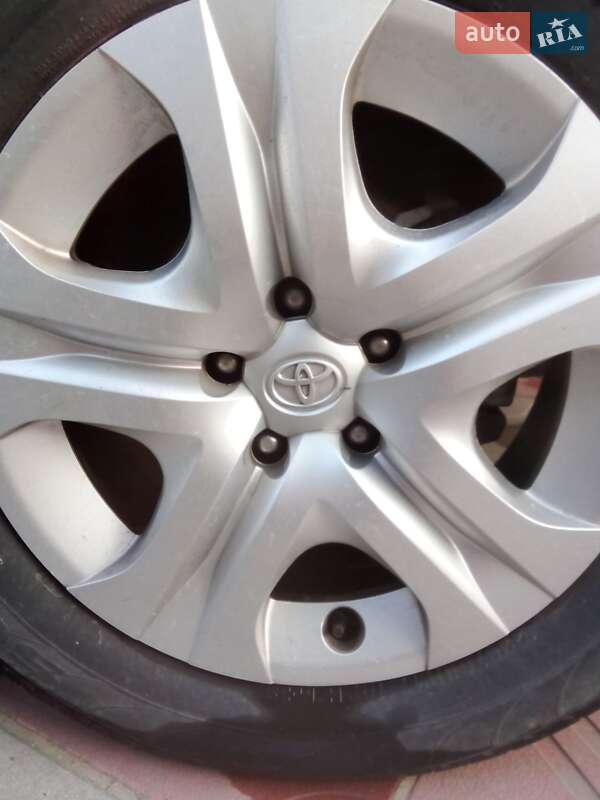 Позашляховик / Кросовер Toyota RAV4 2013 в Львові