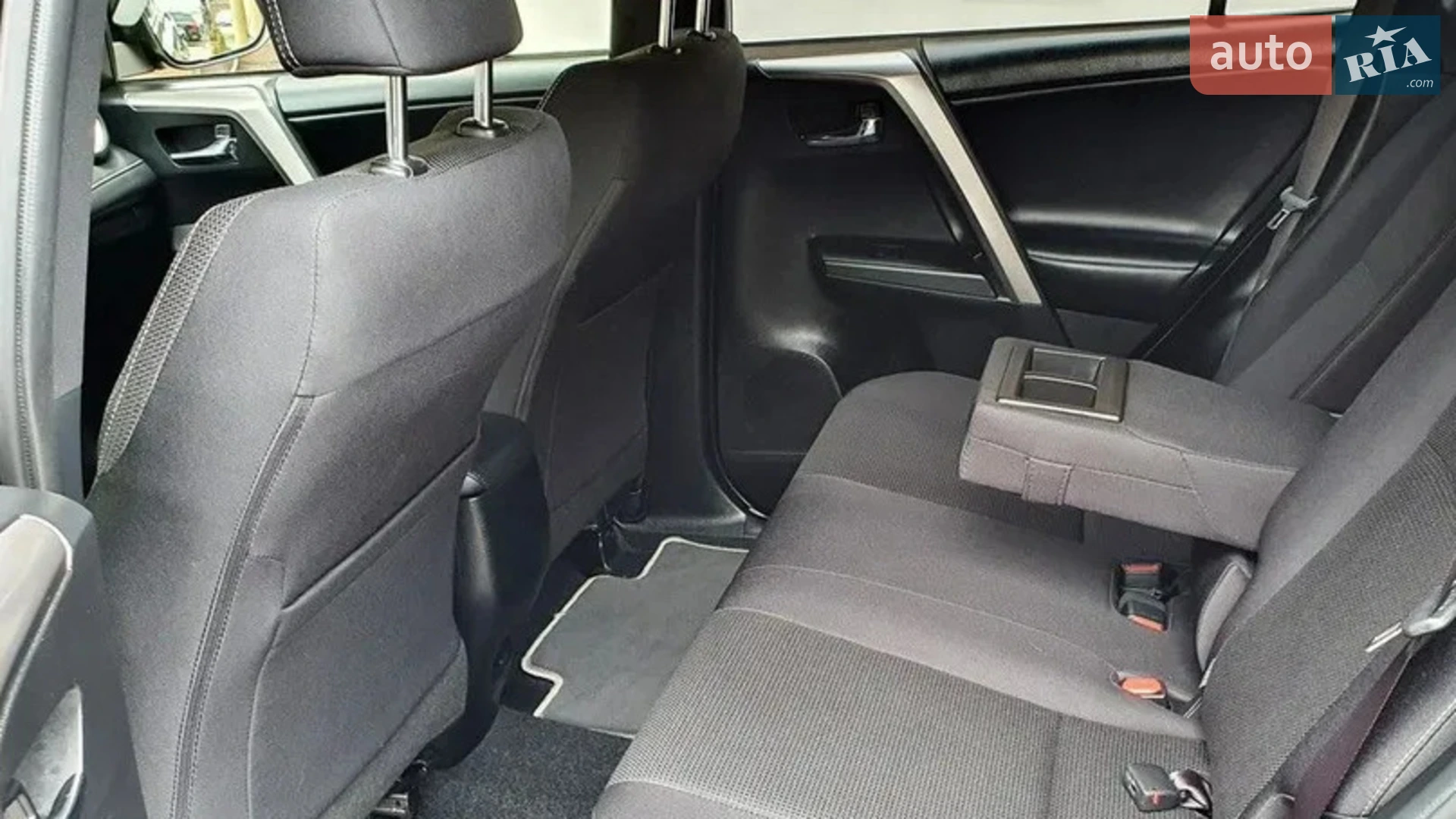2018 Toyota RAV 4 - мініатюра 10
