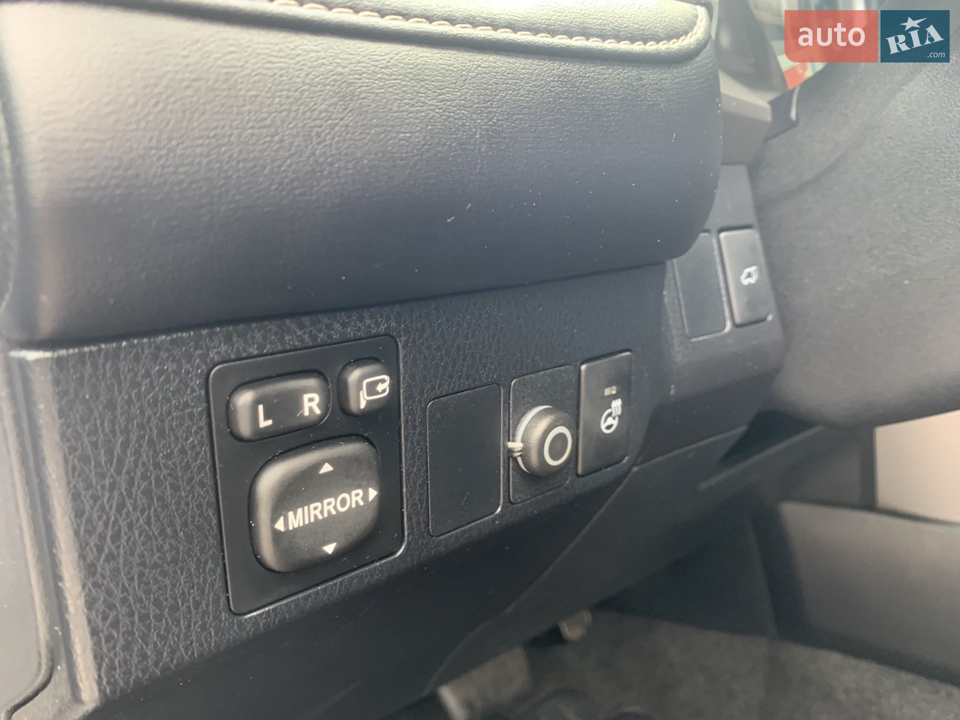 2017 Toyota RAV 4 - мініатюра 19