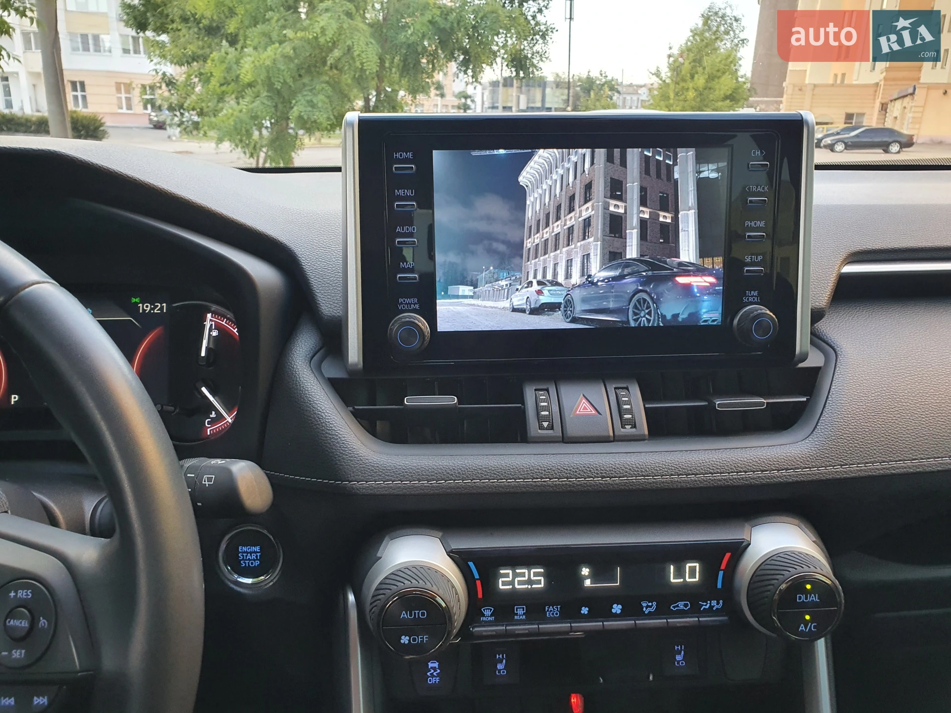 2019 Toyota RAV 4 - мініатюра 18