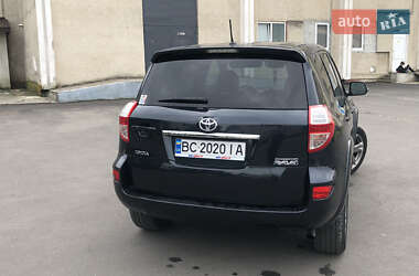 Внедорожник / Кроссовер Toyota RAV4 2010 в Новояворовске