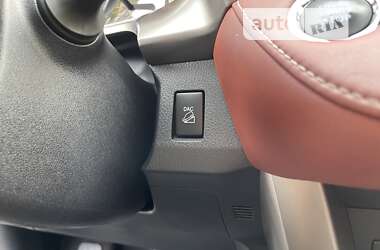 Внедорожник / Кроссовер Toyota RAV4 2015 в 