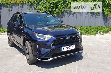 Позашляховик / Кросовер Toyota RAV4 2021 в 