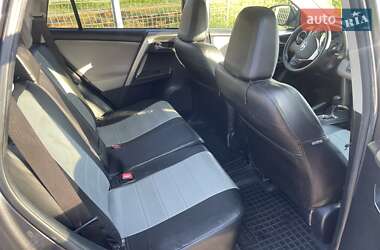Внедорожник / Кроссовер Toyota RAV4 2014 в 