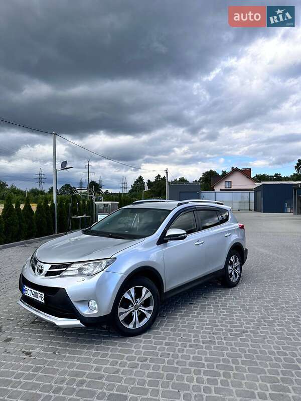 Toyota RAV4 2015