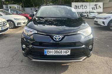 Позашляховик / Кросовер Toyota RAV4 2017 в 