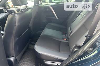 Позашляховик / Кросовер Toyota RAV4 2017 в 