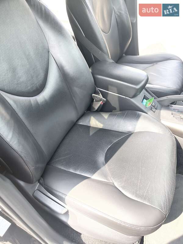 Внедорожник / Кроссовер Toyota RAV4 2011 в Харькове