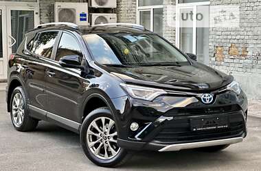 Внедорожник / Кроссовер Toyota RAV4 2016 в Киеве