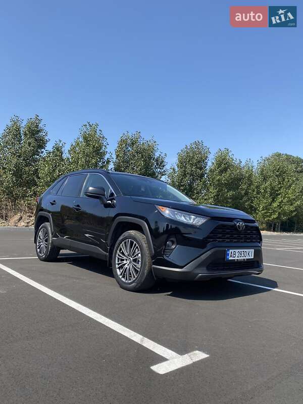 Позашляховик / Кросовер Toyota RAV4 2019 в Вінниці