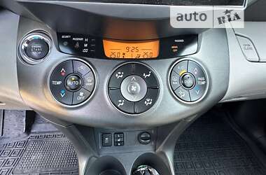 Внедорожник / Кроссовер Toyota RAV4 2012 в Днепре