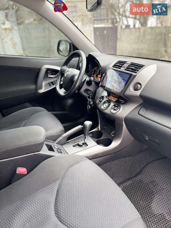 Внедорожник / Кроссовер Toyota RAV4 2010 в Киеве