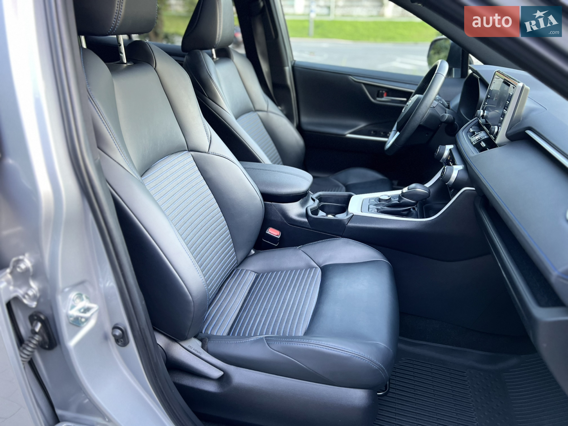 2020 Toyota RAV 4 - мініатюра 27