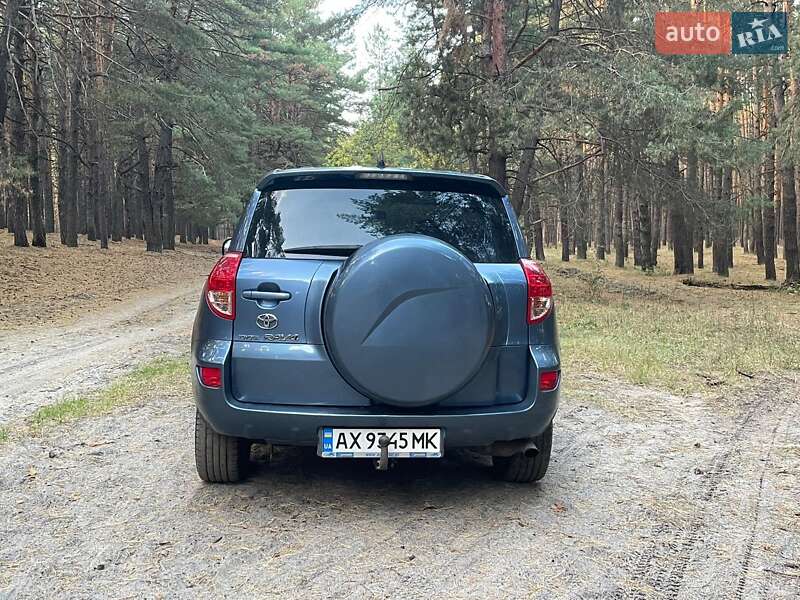 Позашляховик / Кросовер Toyota RAV4 2007 в Харкові