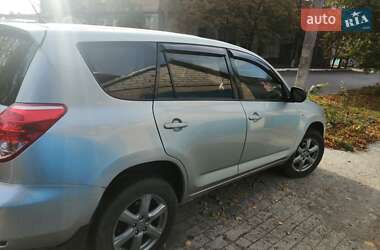 Позашляховик / Кросовер Toyota RAV4 2006 в Синельниковому