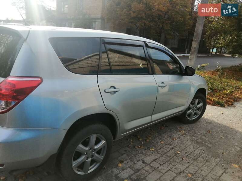 Позашляховик / Кросовер Toyota RAV4 2006 в Синельниковому
