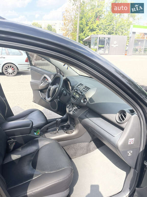 Внедорожник / Кроссовер Toyota RAV4 2011 в Харькове
