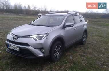 Внедорожник / Кроссовер Toyota RAV4 2017 в Луцке