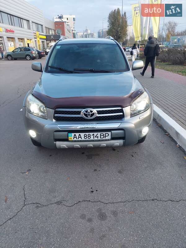 Внедорожник / Кроссовер Toyota RAV4 2008 в Киеве