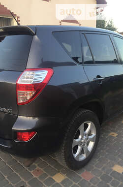 Внедорожник / Кроссовер Toyota RAV4 2011 в Жовкве