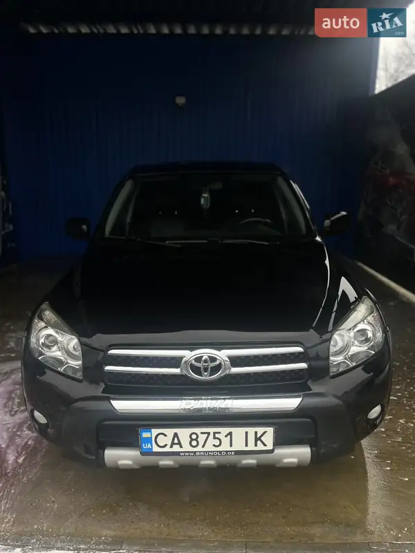 Позашляховик / Кросовер Toyota RAV4 2007 в 