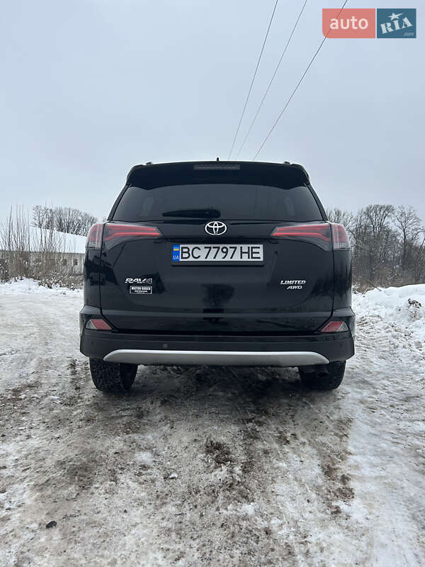 Внедорожник / Кроссовер Toyota RAV4 2016 в Яворове