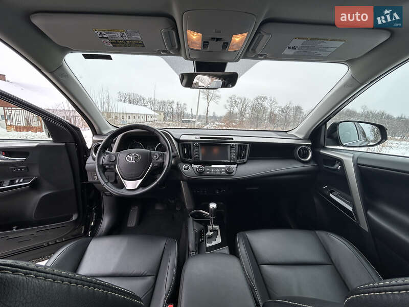 Внедорожник / Кроссовер Toyota RAV4 2016 в Яворове
