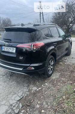 Внедорожник / Кроссовер Toyota RAV4 2016 в 