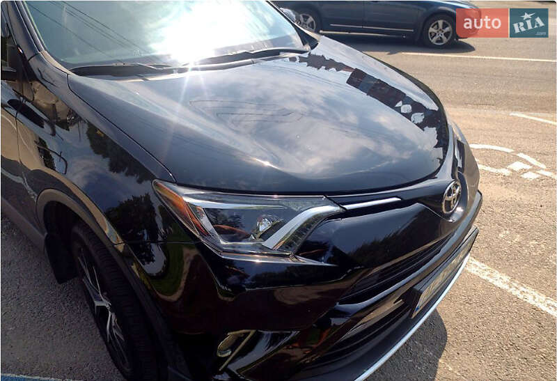 Внедорожник / Кроссовер Toyota RAV4 2015 в Луцке