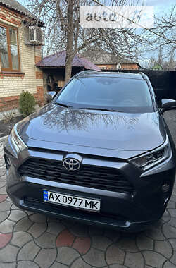 Внедорожник / Кроссовер Toyota RAV4 2020 в Богодухове